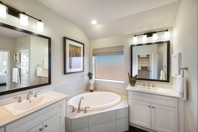 1866 Silver Birch Road, Waxahachie, TX 75165