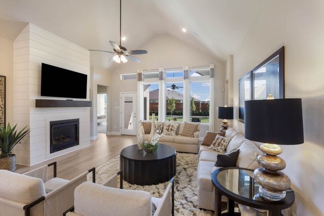 1866 Silver Birch Road, Waxahachie, TX 75165