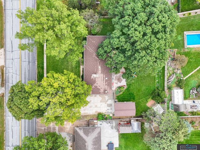 8121 A Street, Lincoln, NE 68510