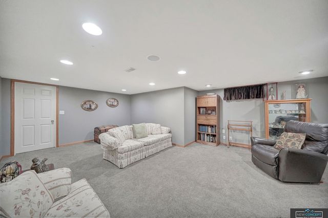 8121 A Street, Lincoln, NE 68510