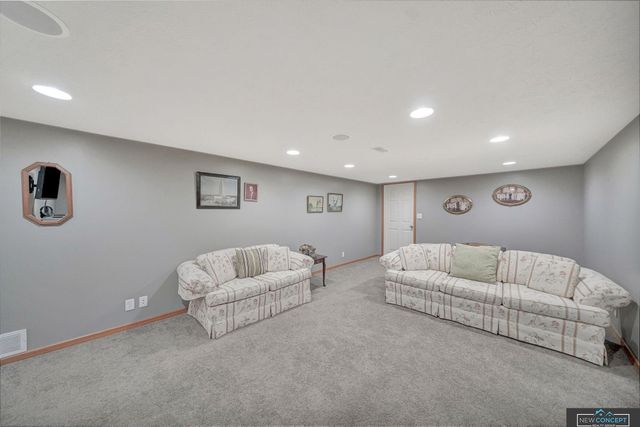 8121 A Street, Lincoln, NE 68510