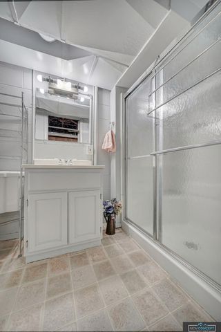 8121 A Street, Lincoln, NE 68510