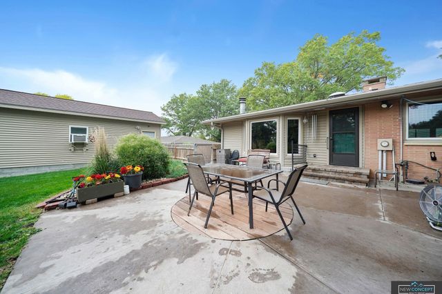 8121 A Street, Lincoln, NE 68510