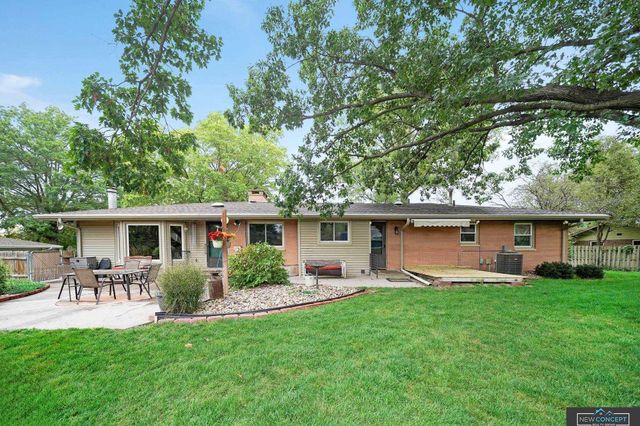 8121 A Street, Lincoln, NE 68510