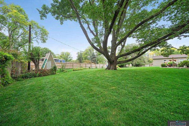 8121 A Street, Lincoln, NE 68510