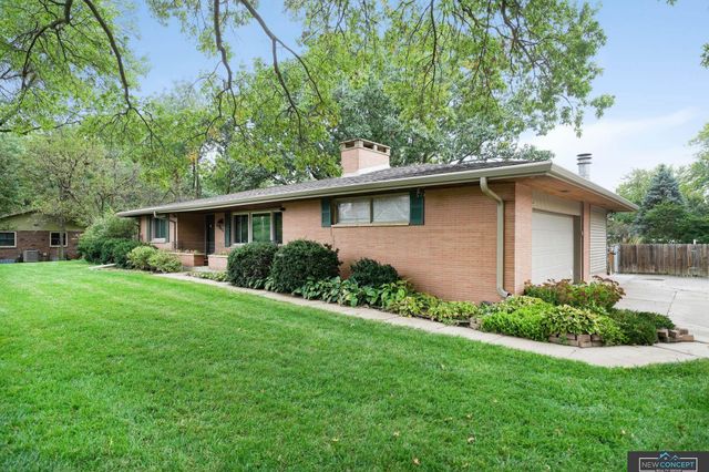 8121 A Street, Lincoln, NE 68510