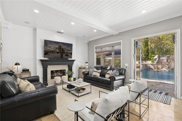 10885 Silverado, Tustin, CA 92782