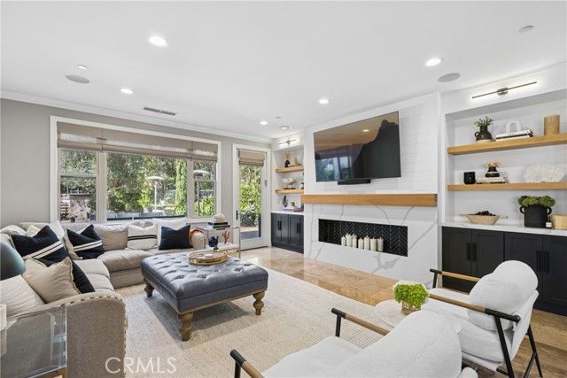 10885 Silverado, Tustin, CA 92782