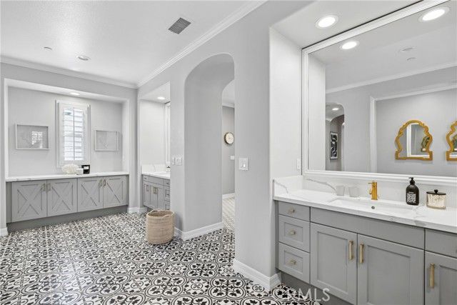 10885 Silverado, Tustin, CA 92782