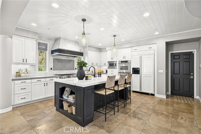 10885 Silverado, Tustin, CA 92782