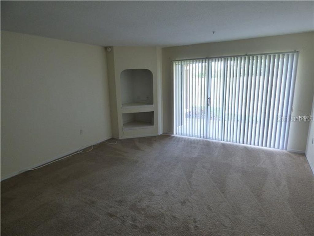 Image 5 of property listing at 13917 FAIRWAY ISLAND DRIVE 917, Orlando, FL 32837