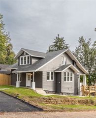 156 S Ninth Street, Connellsville, PA 15425