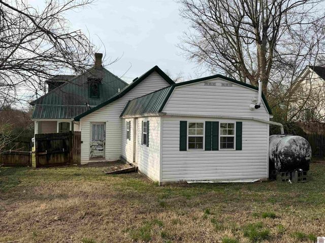 209 Cadiz Street, Princeton, KY 42445