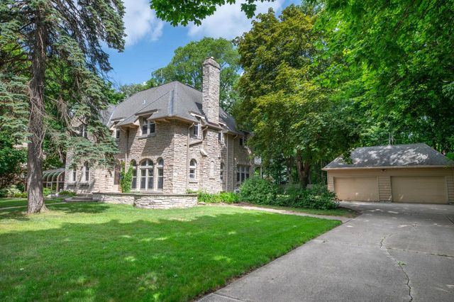 N87W15714 Kenwood BOULEVARD, Menomonee Falls, WI 53051