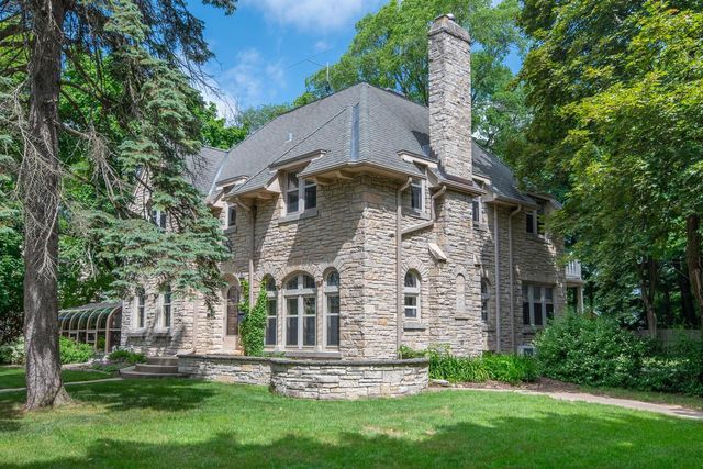 N87W15714 Kenwood BOULEVARD, Menomonee Falls, WI 53051