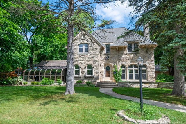 N87W15714 Kenwood BOULEVARD, Menomonee Falls, WI 53051