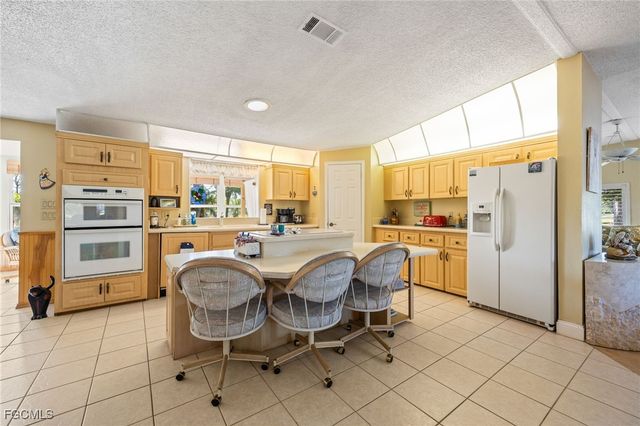 19675 Eagle Trace CT, North Fort Myers, FL 33903