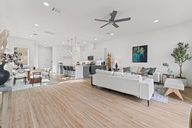 2111 Holman Street, Houston, TX 77004