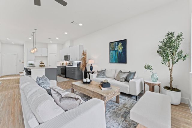 2111 Holman Street, Houston, TX 77004