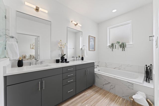 2111 Holman Street, Houston, TX 77004