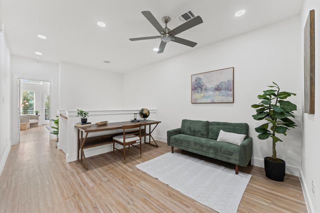 2111 Holman Street, Houston, TX 77004