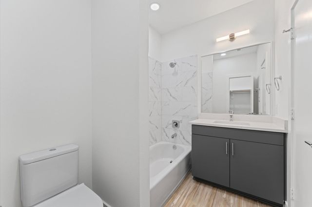 2111 Holman Street, Houston, TX 77004