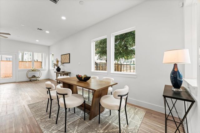 2111 Holman Street, Houston, TX 77004