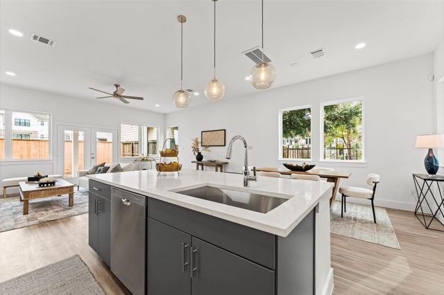 2111 Holman Street, Houston, TX 77004