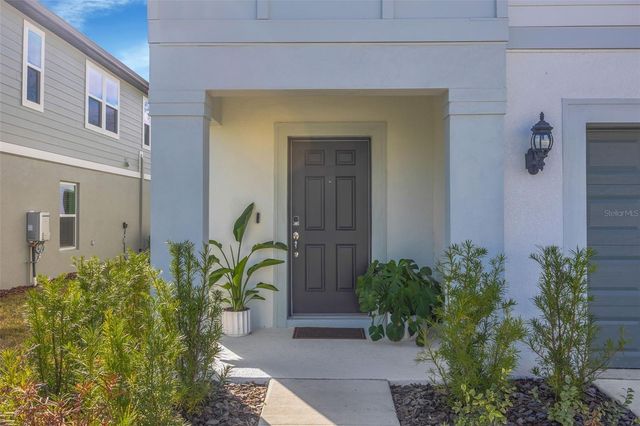 1095 KISTNA DRIVE, Zephyrhills, FL 33540