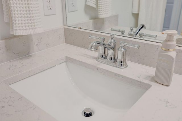 1095 KISTNA DRIVE, Zephyrhills, FL 33540