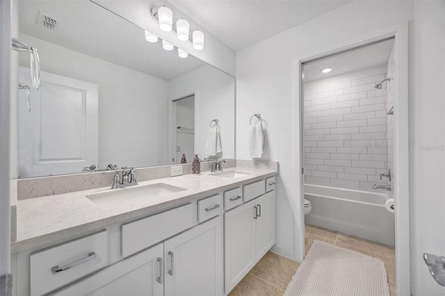 1095 KISTNA DRIVE, Zephyrhills, FL 33540