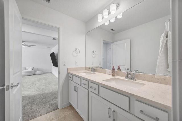 1095 KISTNA DRIVE, Zephyrhills, FL 33540