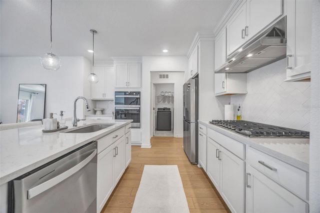 1095 KISTNA DRIVE, Zephyrhills, FL 33540