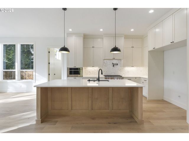 12310 Ne 66TH Ct, Vancouver, WA 98686