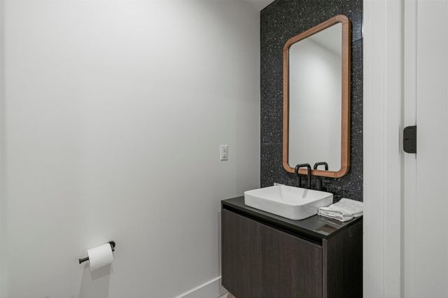 48 East Ave 2911, Austin, TX 78701