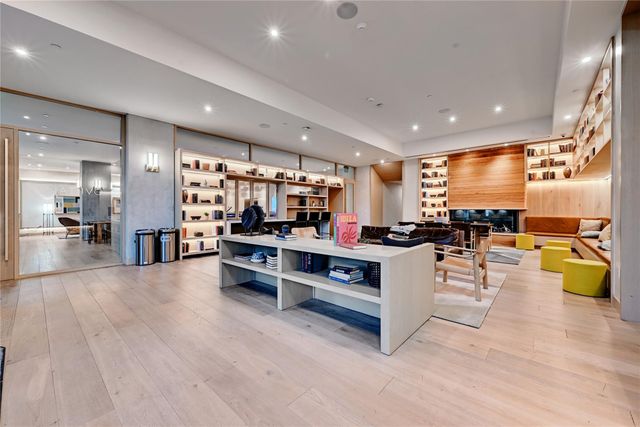 48 East Ave 2911, Austin, TX 78701