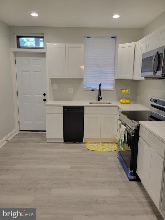 Image 13 of property listing at 2745 W MOSHER ST, Baltimore, MD 21216