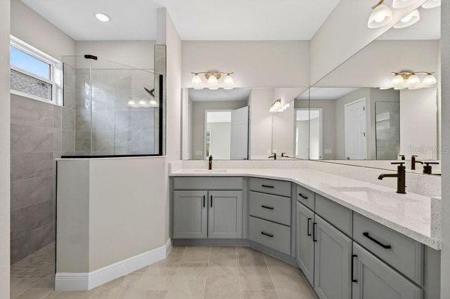 2046 WALLINGFORD LOOP, Mount Dora, FL 32757