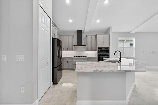 2046 WALLINGFORD LOOP, Mount Dora, FL 32757