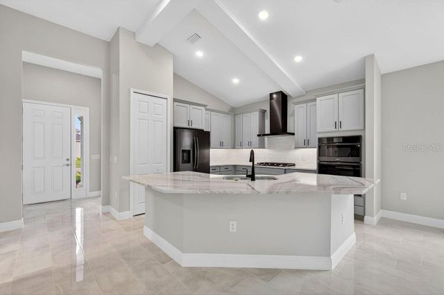 2046 WALLINGFORD LOOP, Mount Dora, FL 32757