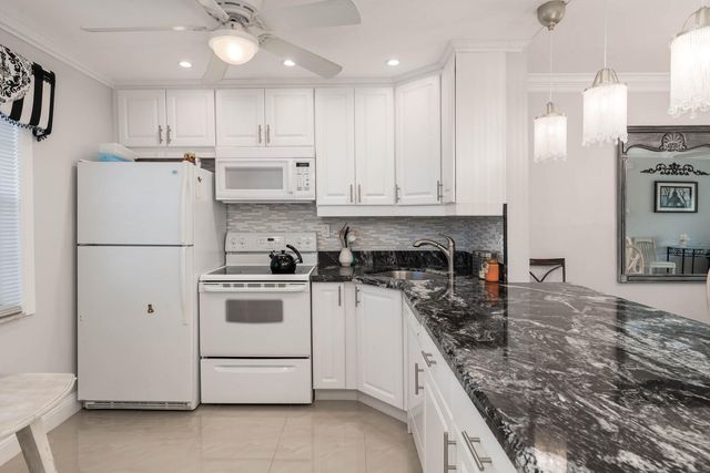 7300 NW 5th Court, Margate, FL 33063