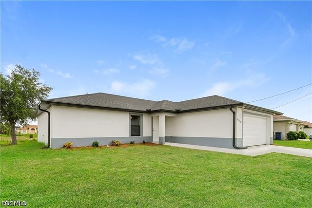 2714 25th ST SW, Lehigh Acres, FL 33976