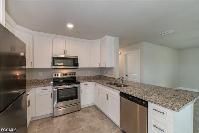 2714 25th ST SW, Lehigh Acres, FL 33976