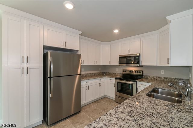 2714 25th ST SW, Lehigh Acres, FL 33976