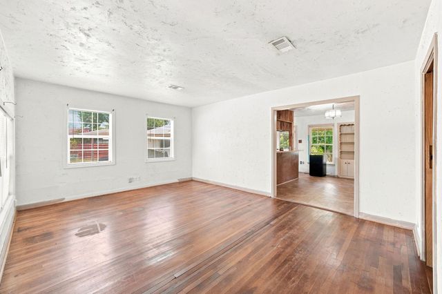 1019 Woodland Street, Channelview, TX 77530