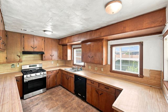 1019 Woodland Street, Channelview, TX 77530