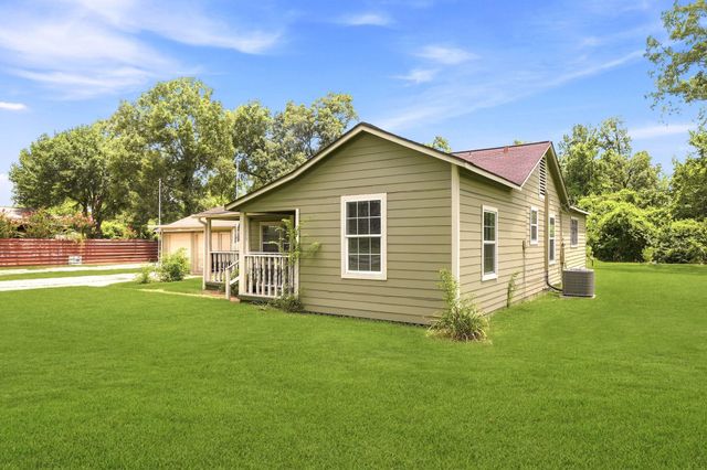1019 Woodland Street, Channelview, TX 77530