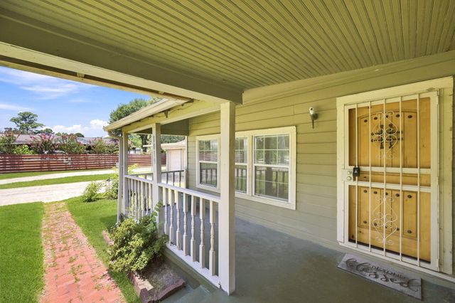 1019 Woodland Street, Channelview, TX 77530