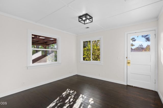 105 Maple Street, Phoenix, OR 97535