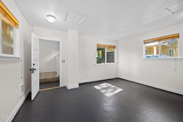 105 Maple Street, Phoenix, OR 97535